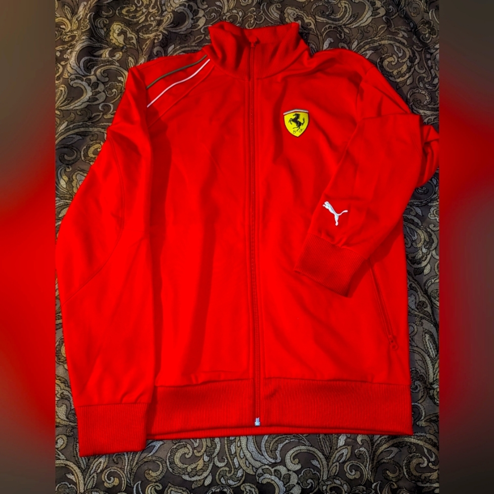 Puma Ferrari Jacket Zip Up  ♥️💛